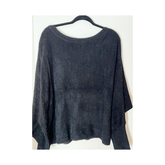 Sweater - Picture 4 of 4